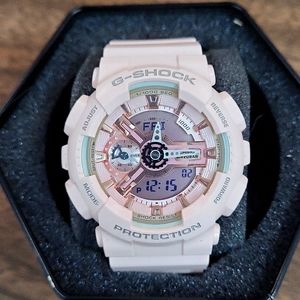 LADIES G-SHOCK WATCH